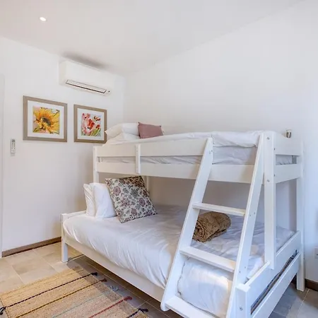 Nyaraló 3br Countryside Townhouse With Chillout Cave *