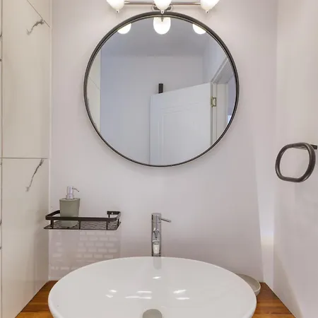 Nyaraló 3br Countryside Townhouse With Chillout Cave *