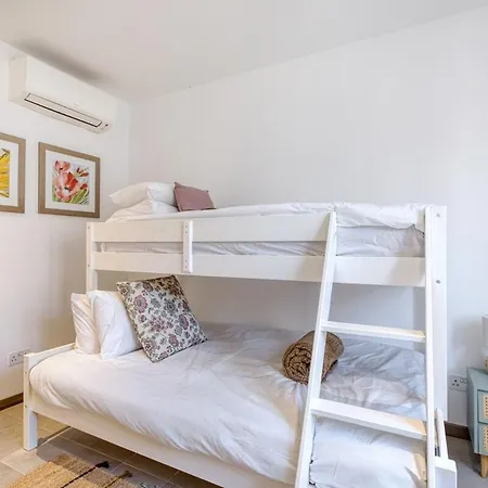 3br Countryside Townhouse With Chillout Cave Dingli