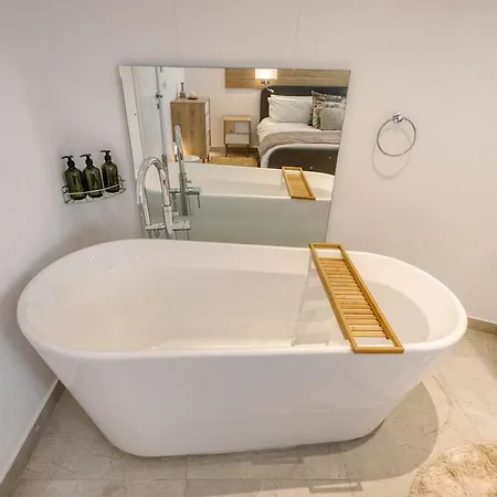 3br Countryside Townhouse With Chillout Cave Nyaraló *